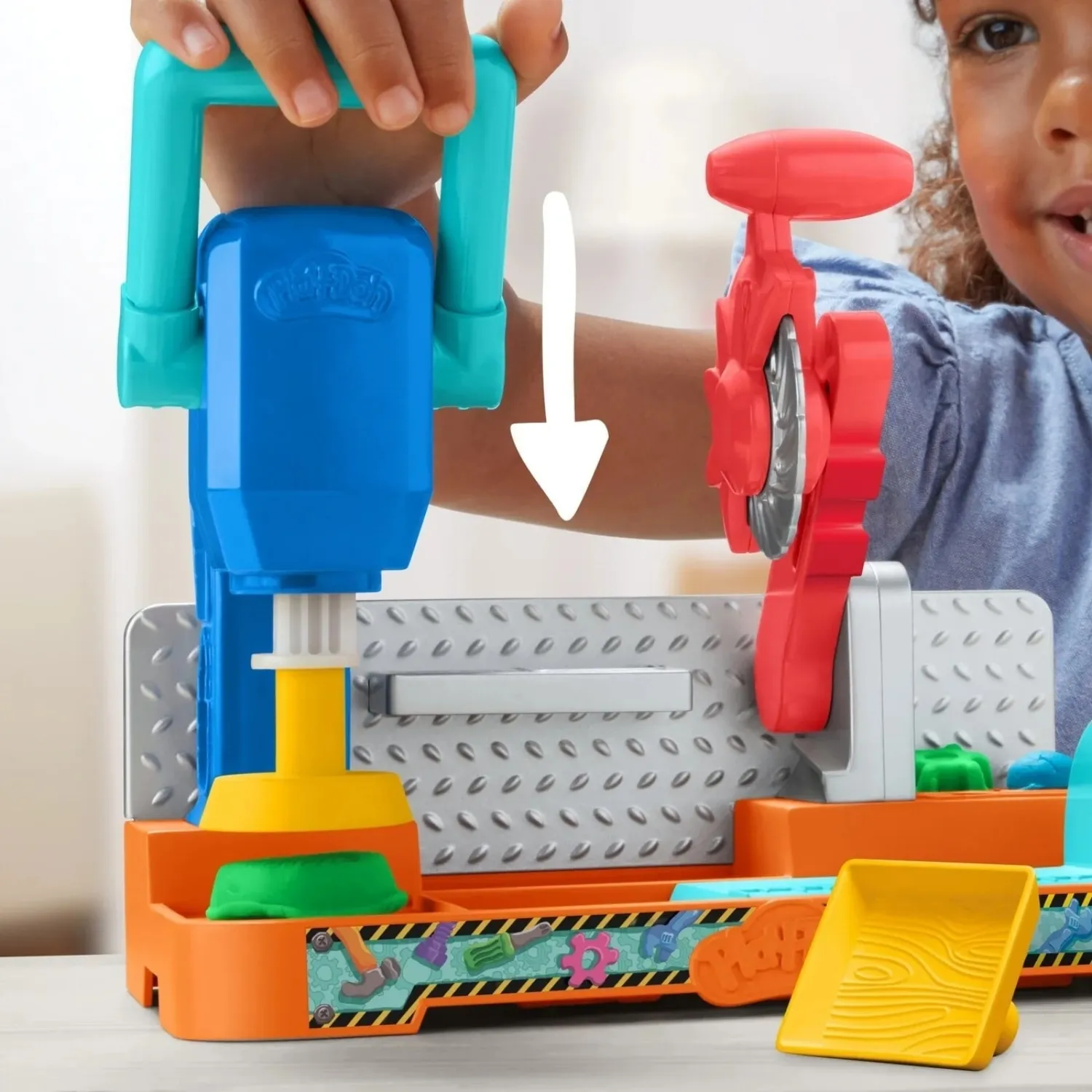 Play Doh Damga ve Testere Aleti Tezgahı 