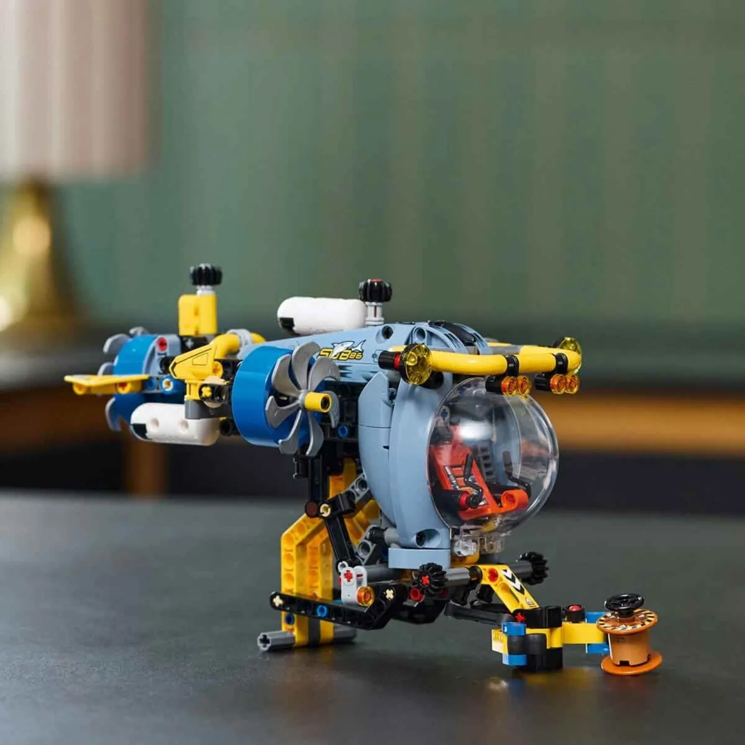 LEGO Technic Derin Deniz Araştırma Denizaltısı 42201 