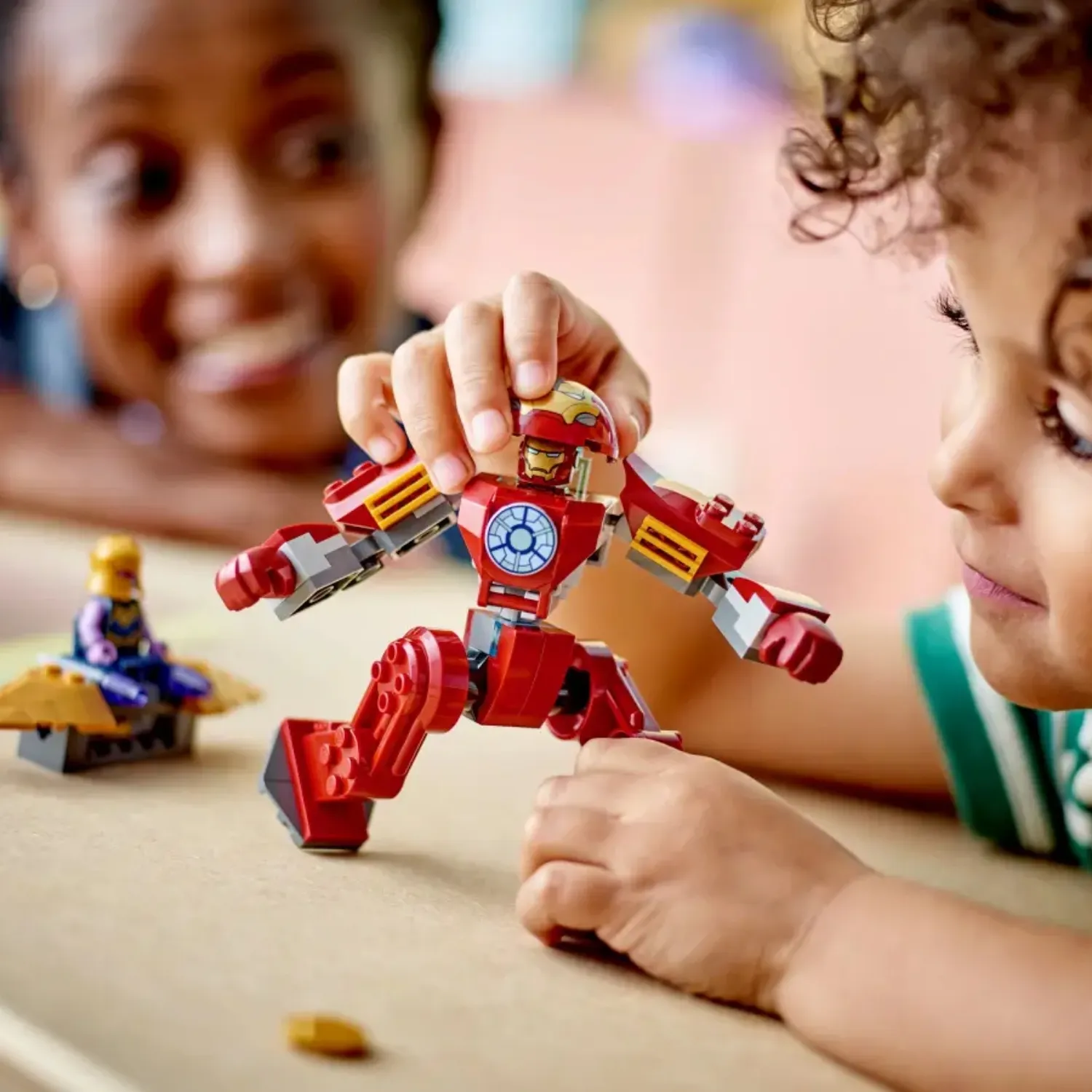 Iron Man Hulkbuster Thanos’a Karşı