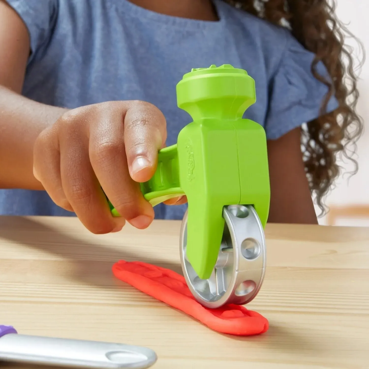 Play Doh Damga ve Testere Aleti Tezgahı 