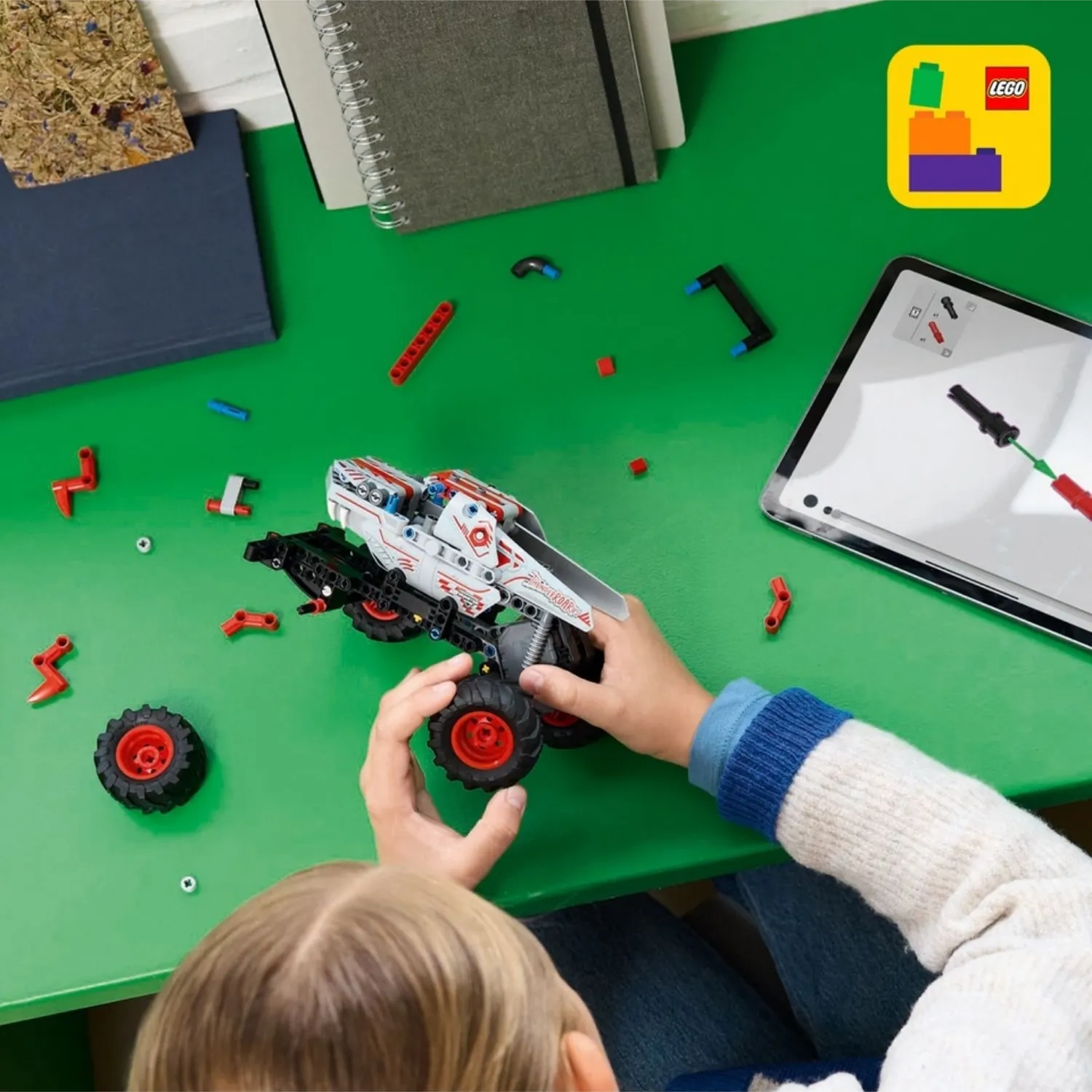 LEGO Technic Monster Jam ThunderROARus Çek-Bırak 42200