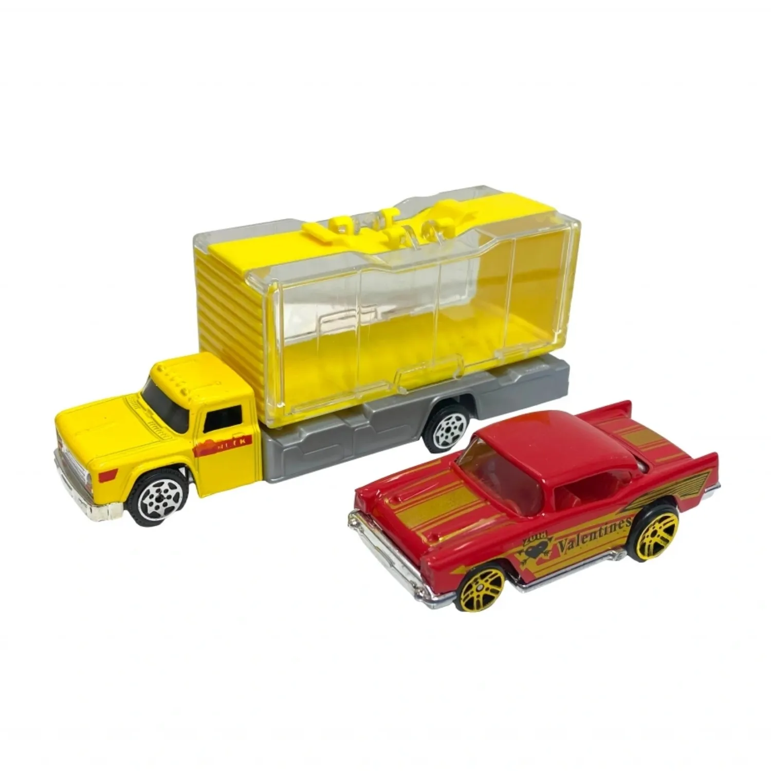 Kartelada Metal Araba Taşıyan Kamyon