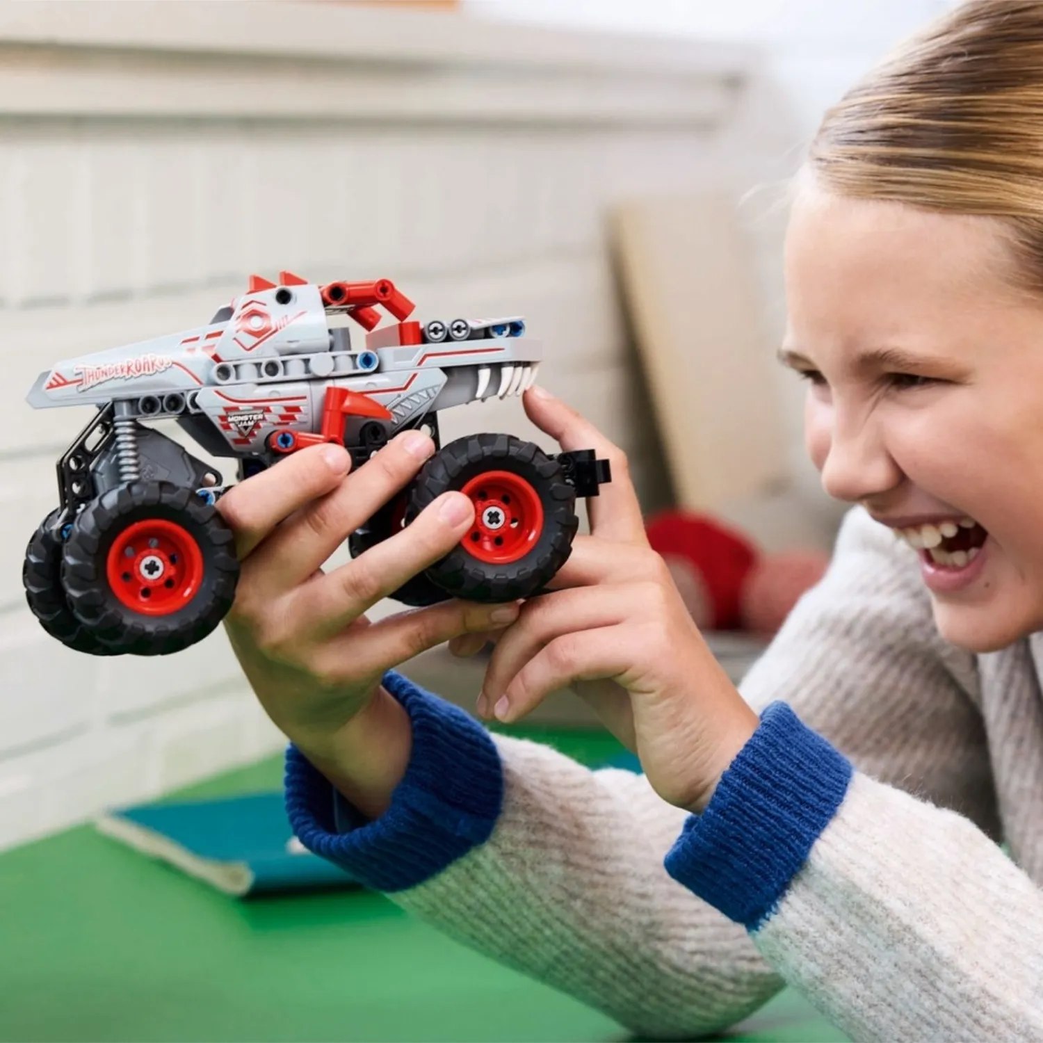 LEGO Technic Monster Jam ThunderROARus Çek-Bırak 42200