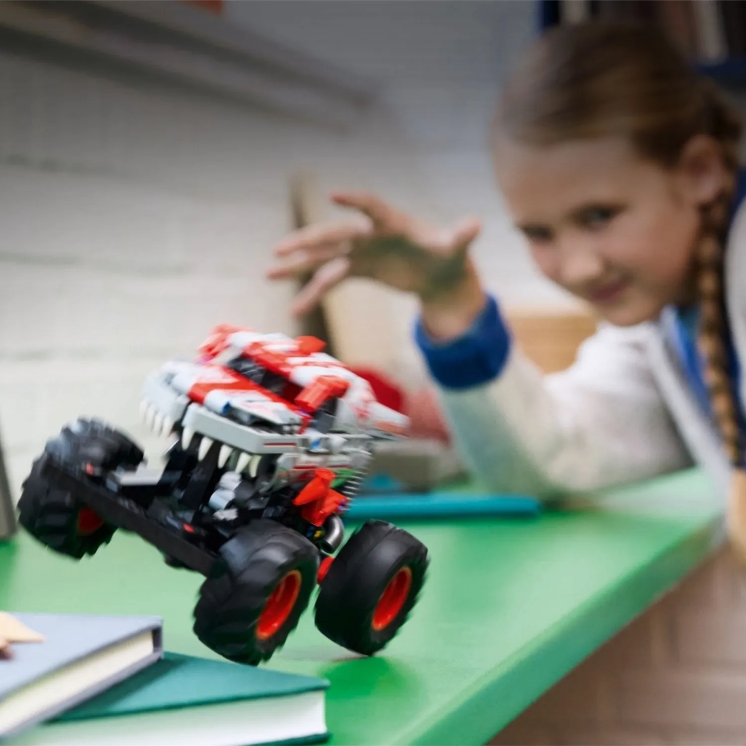 LEGO Technic Monster Jam ThunderROARus Çek-Bırak 42200